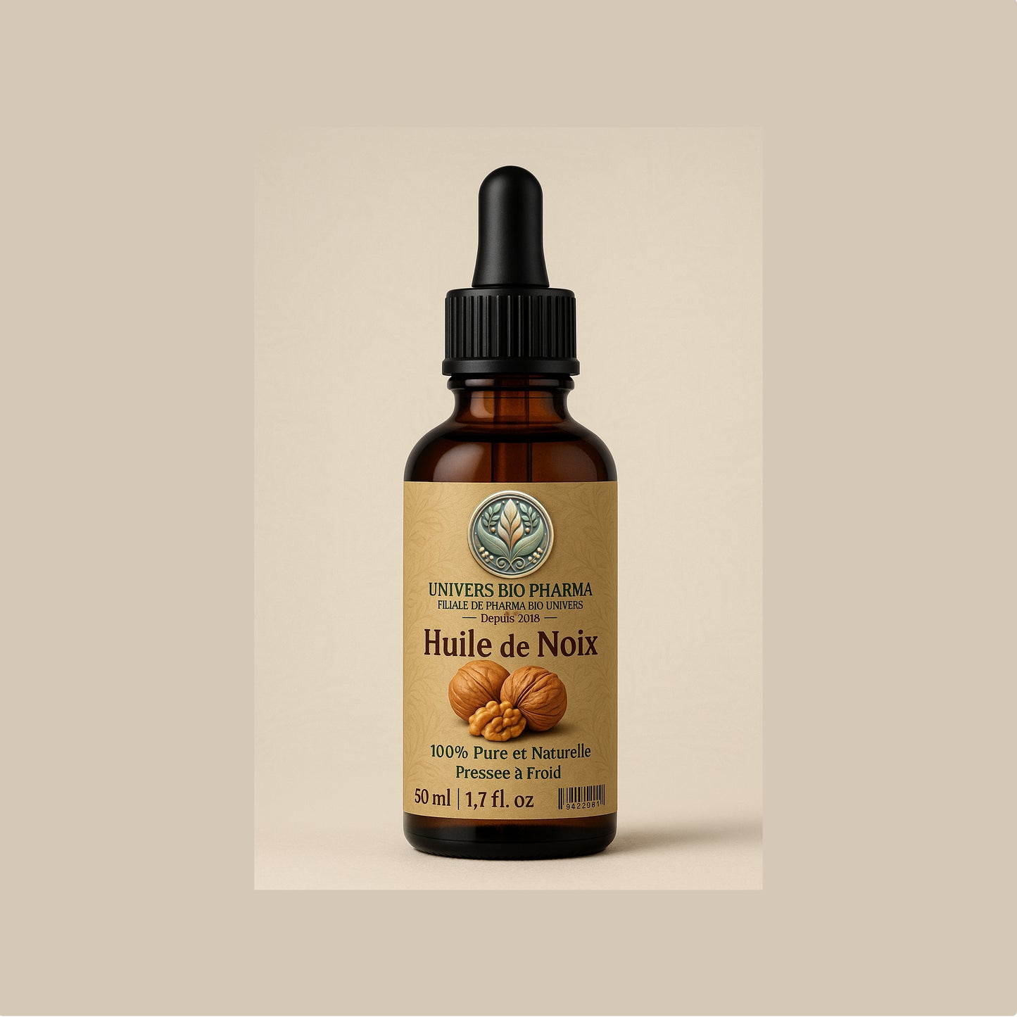 Flacon d'huile de noix 100 % naturelle, pressée à froid, soin nourrissant pour peau et cheveux, fabriquée artisanalement au Maroc.